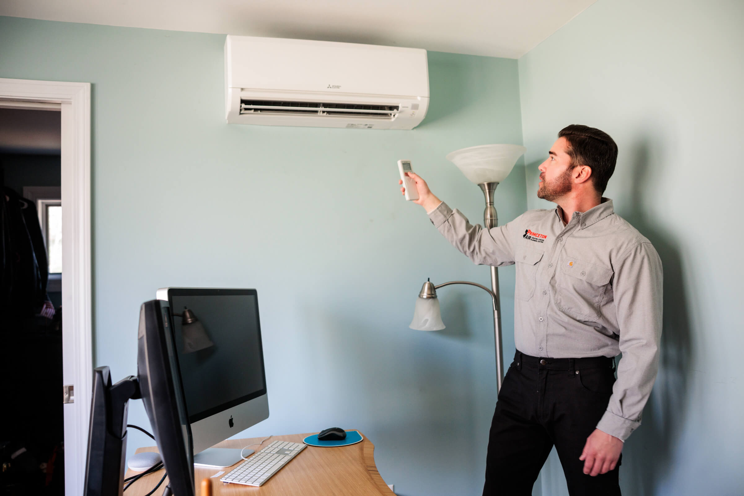 PA tech turning on ductless system